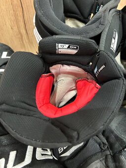 ✅ BAUER - HOKEJOVÉ HELMY = M - L + RUKAVICE č. 13 - 14 - 15✅ - 8