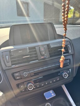 BMW 118D - 8