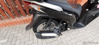 Honda SH 150i (2015 ABS) - 8