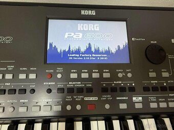 klávesy Korg Pa600 - 8