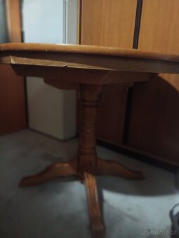 Kulatý(oválný) dřevěný rozkládací stůl - 8