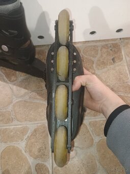Kolečkové brusle s příslušenstvím - 8