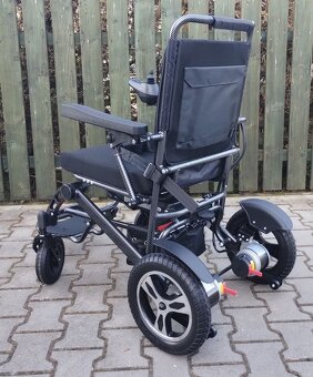 Skládací elektrický invalidní vozík. - 8