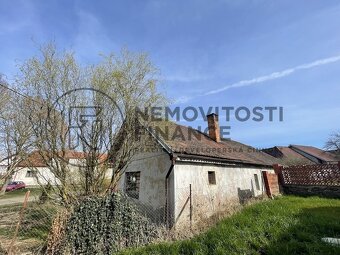 Prodej rodinného domu k rekonstrukci 225 m2, s pozemkem 510  - 8