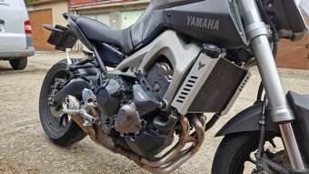 Yamaha mt 09 - 8