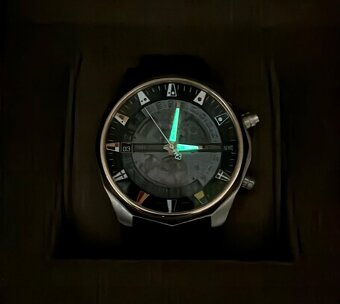 Corum, model Worldtimer Legend, original hodinky - 8