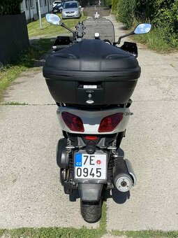 Yamaha x max 250 - 8