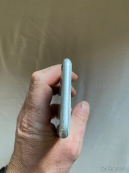 Apple 8 - 8