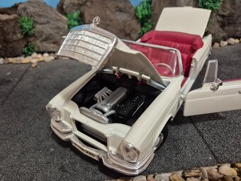 Prodám model 1:18 Mercedes Benz 280SE - 8