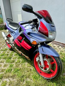 Honda cbr 600 - 8