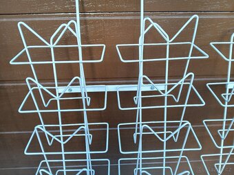 Kovový stojan na katalogy-noviny- nástěnný - 8