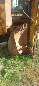 Traktorbagr Komatsu WB 93 R Rok 2008 Servis KOMATSU - [25.10 - 8
