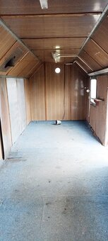 Oplocený pozemek 11.000m2 pro koně, atd. + maringotka. - 8