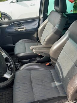 Ford Galaxy - 8