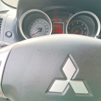 Mitsubishi Lancer 1.8 r.v. 2011 - 8