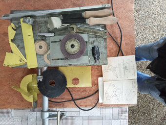 Prodám malou okr. pilu včetně příslušenství 4+1 - 8