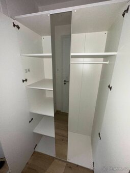Bílá skříň IKEA - 8