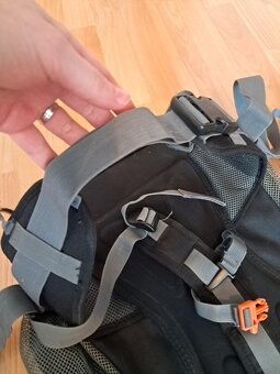 Outdoorový batoh Husky 40l – výborný stav, ideální pro turis - 8
