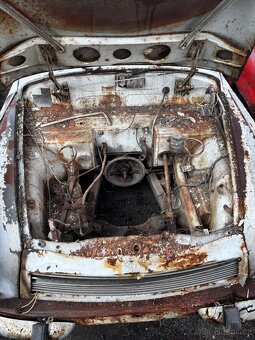 Škoda Octavia 1961 a 1969, na renovaci. Možná doprava. - 8