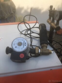 Prodám  kotel na olej  40 KW - 8