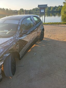 Alfa Romeo 147 - 8