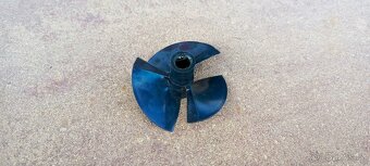 Přechodka od motoru a vrtulka - Dolphin E10 bazénový vysavač - 8