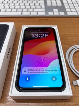 Apple iPhone 11 - 64GB Černý - baterie 98% - jako Nový - 8