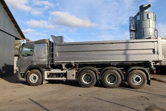 Volvo FMX 500 Stříbrný - 8