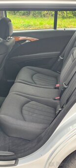 Mercedes-Benz W211 - 8