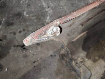 Nárazníky Mazda 323 - 8