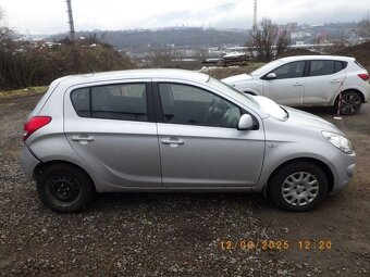 Rozpredám Hyundai I20 1.2 2012 G4LA - 8