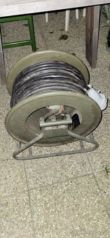 Prodám vojenskou prodlužku 400V - 8