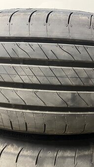 215/55 R17 Goodyear EfficientGrip Performance 2 - 8