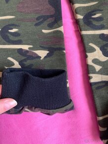 Krasna maskačová mikina Calvin Klein Nova s visackou - 8