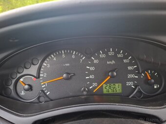 Ford focus combi 1.6 74Kw benzín - 8