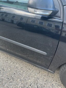 REZERVOVÁNO VW Golf 5 1.4 16v do 8.6. Sleva - 8