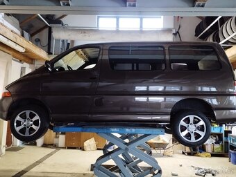 Toyota hiace - 8