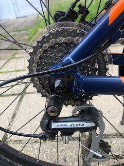 Giant - 8