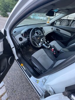 Chevrolet Cruze - 8