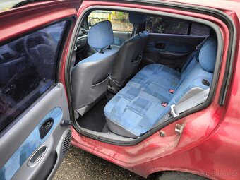 Renault Clio - 8
