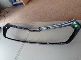 Škoda Karoq rámeček masky - 8