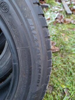 Prodám pneu zimní bridgestone blizzak 225/55R17 RSC - 8
