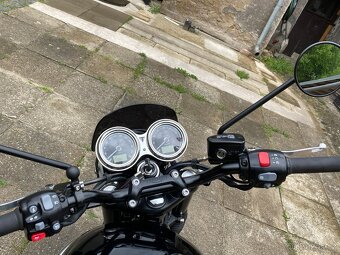 Triumph Bonneville T120 - 8