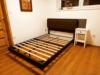 Čalouněná postel 140x200 s roštem - 8