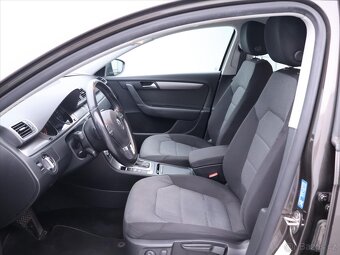 Volkswagen Passat 2,0 TDI 103kW DSG CZ Xenon (2012) - 8