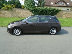 Lexus CT200H - 8