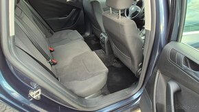 Volkswagen Passat - 8