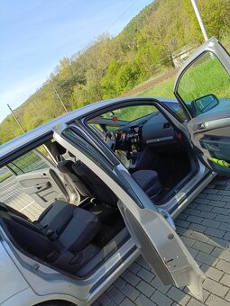 7 míst Opel Zafira B 1.6. 16V 85kW benzin rv 2009 naj 219tkm - 8