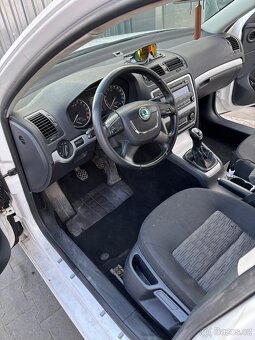 Škoda Octavia II 1.6 TDI - 8