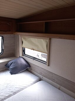 Prodám karavan bürstner Lux - 8